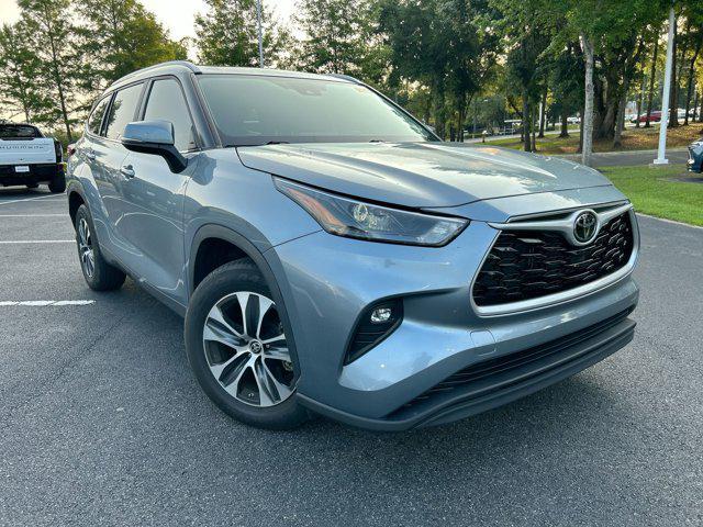 used 2023 Toyota Highlander car, priced at $44,988