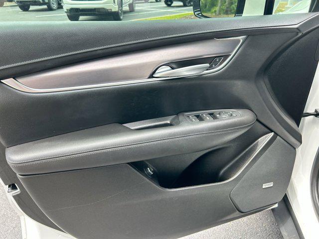 used 2022 Cadillac XT5 car, priced at $39,988