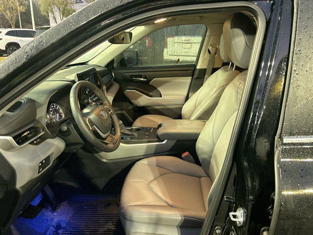 used 2024 Toyota Highlander car, priced at $47,500