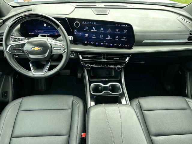 used 2025 Chevrolet Traverse car, priced at $49,988