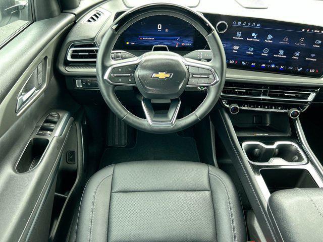 used 2025 Chevrolet Traverse car, priced at $49,988