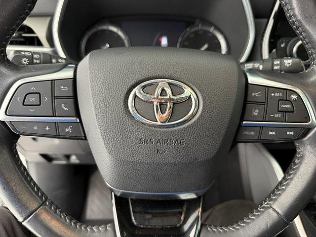 used 2020 Toyota Highlander car, priced at $28,956