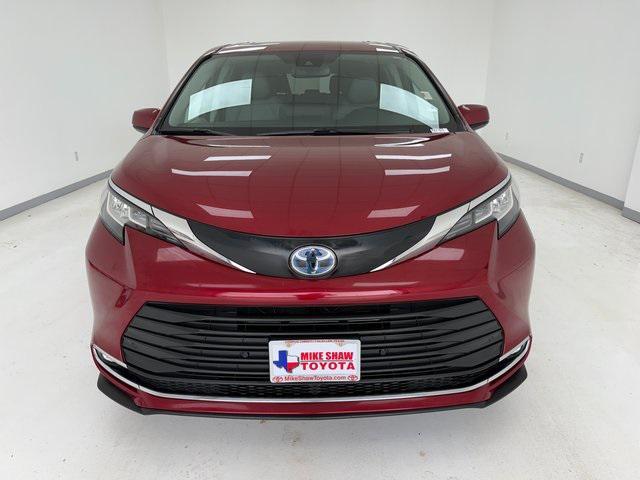 used 2023 Toyota Sienna car, priced at $38,794