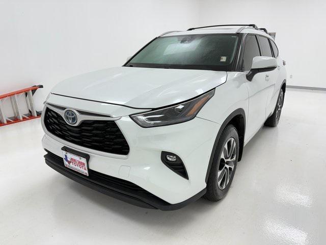 used 2022 Toyota Highlander Hybrid car, priced at $30,518