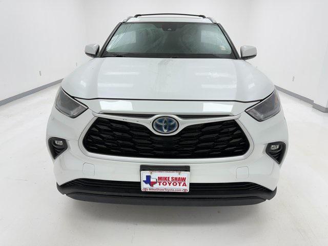 used 2022 Toyota Highlander Hybrid car, priced at $30,518