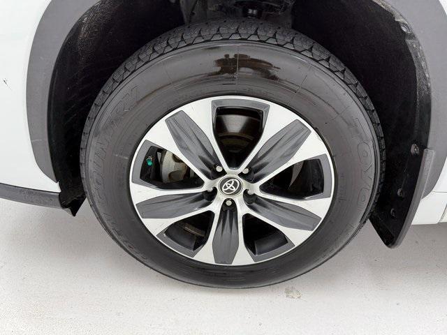 used 2022 Toyota Highlander Hybrid car, priced at $30,518