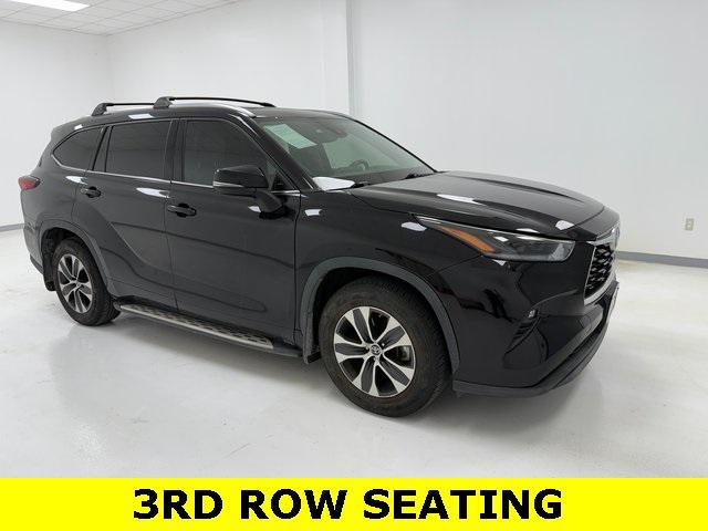 used 2021 Toyota Highlander car, priced at $30,776