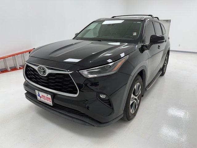 used 2021 Toyota Highlander car, priced at $30,776