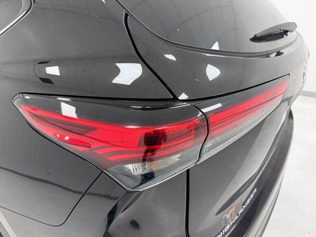 used 2021 Toyota Highlander car, priced at $30,776