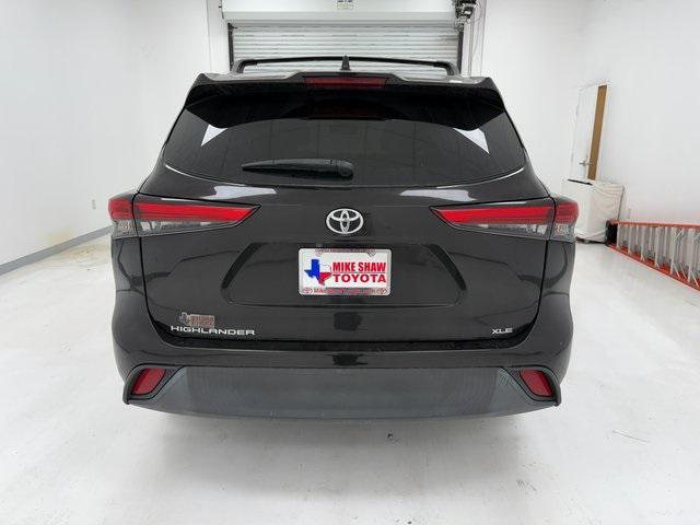 used 2021 Toyota Highlander car, priced at $30,776