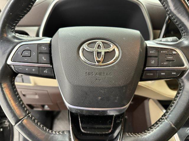 used 2021 Toyota Highlander car, priced at $30,776