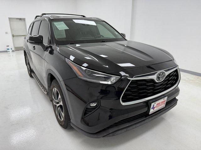 used 2021 Toyota Highlander car, priced at $30,776