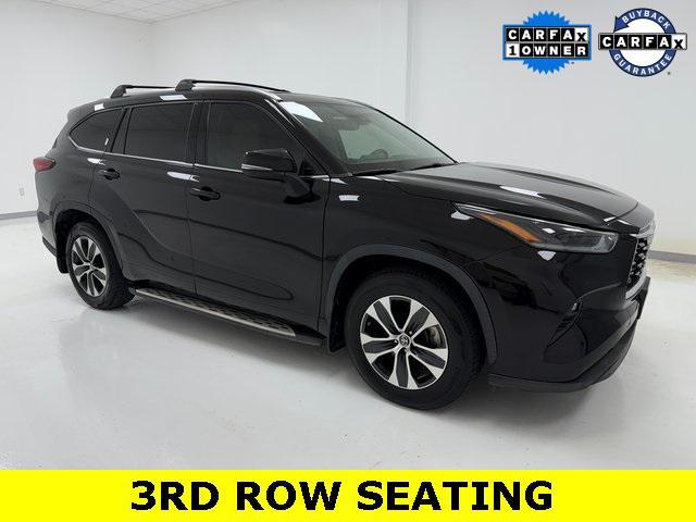 used 2021 Toyota Highlander car, priced at $30,467