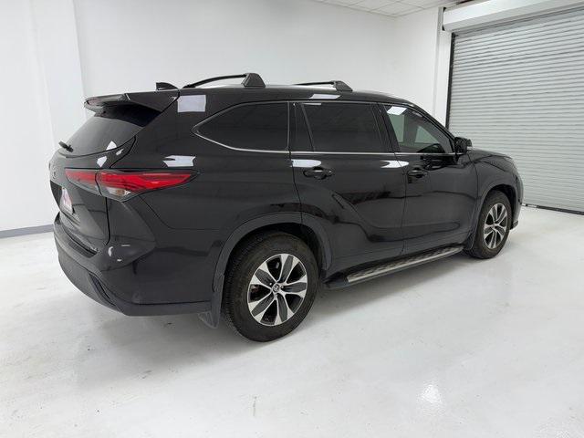used 2021 Toyota Highlander car, priced at $30,776