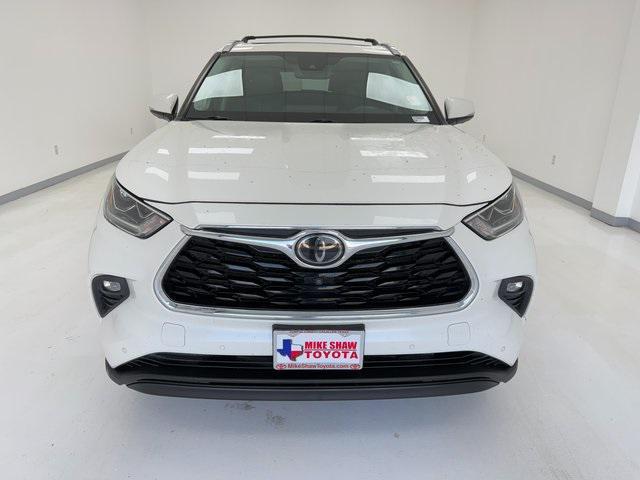 used 2020 Toyota Highlander car, priced at $28,566