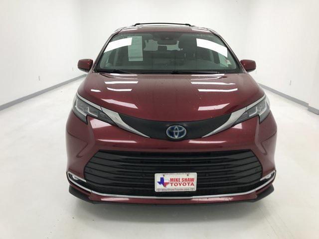 used 2021 Toyota Sienna car, priced at $36,220