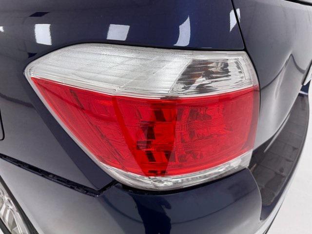 used 2013 Toyota Highlander car, priced at $10,907