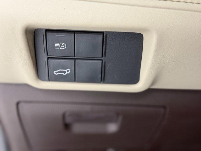 used 2022 Toyota Highlander car, priced at $35,374