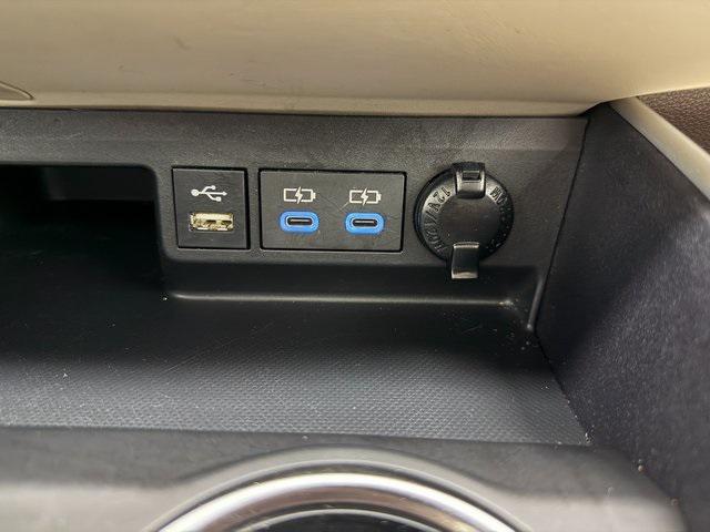 used 2022 Toyota Highlander car, priced at $35,374