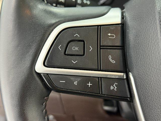 used 2022 Toyota Highlander car, priced at $35,374