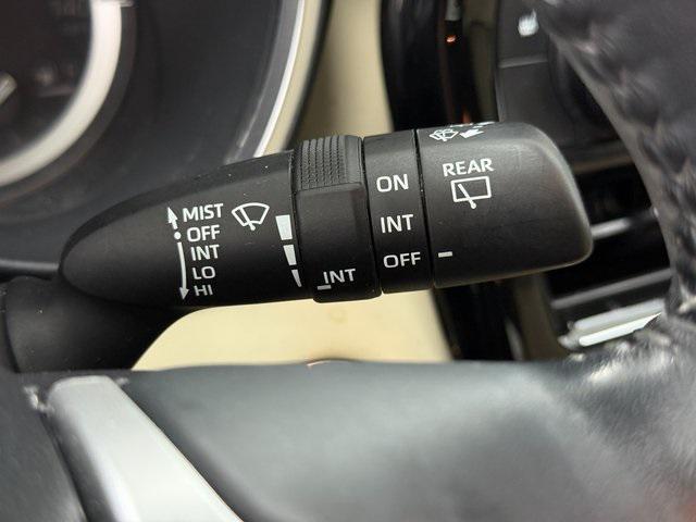 used 2022 Toyota Highlander car, priced at $35,374