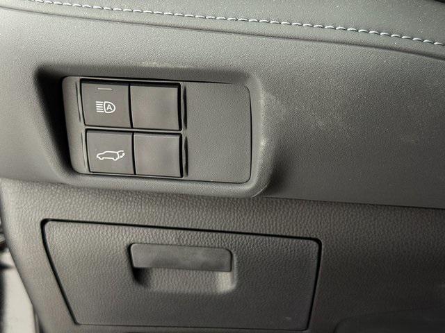 used 2024 Toyota Highlander Hybrid car, priced at $45,866