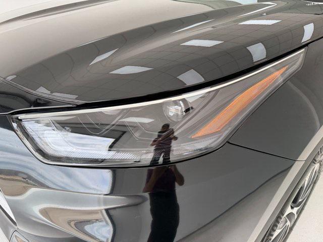 used 2024 Toyota Highlander Hybrid car, priced at $45,866
