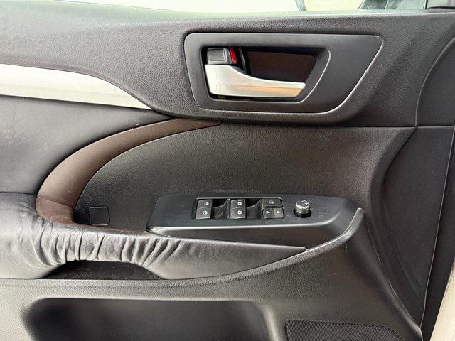 used 2016 Toyota Highlander car, priced at $16,691