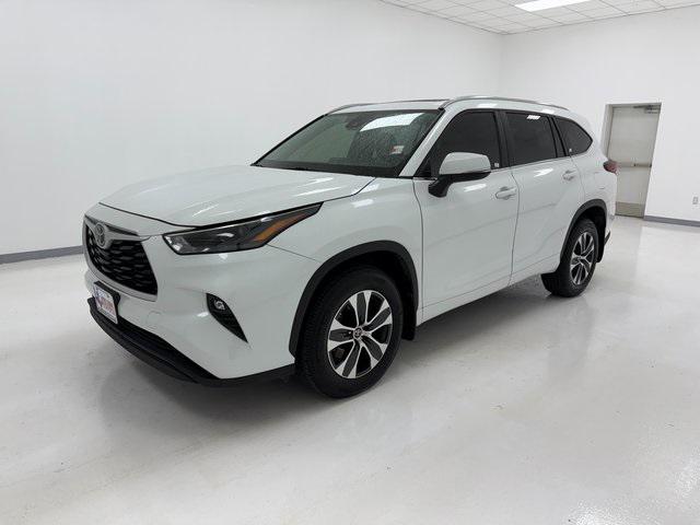 used 2023 Toyota Highlander car, priced at $35,985