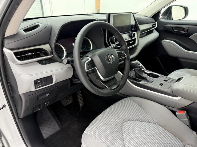 used 2023 Toyota Highlander Hybrid car, priced at $32,679