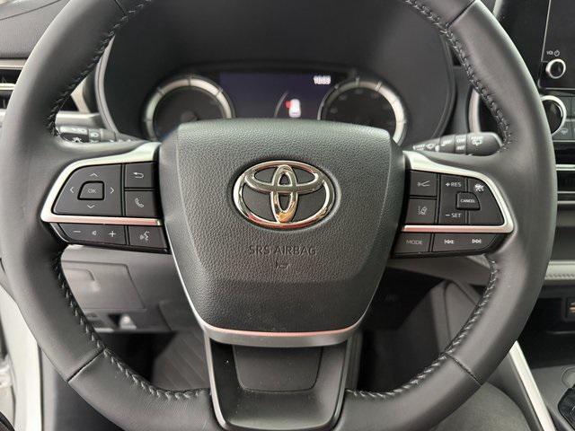 used 2023 Toyota Highlander Hybrid car, priced at $32,679
