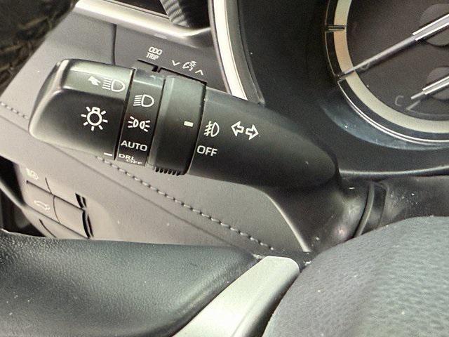 used 2022 Toyota Highlander car, priced at $31,591