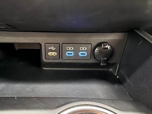 used 2022 Toyota Highlander car, priced at $31,591