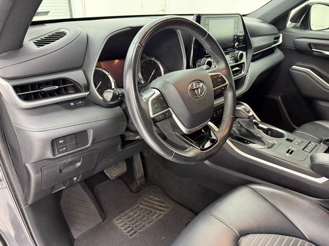 used 2022 Toyota Highlander car, priced at $31,591