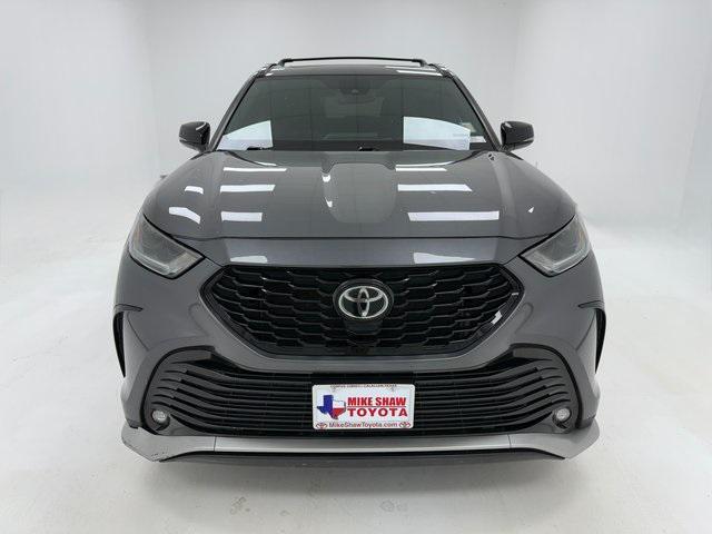 used 2022 Toyota Highlander car, priced at $31,591