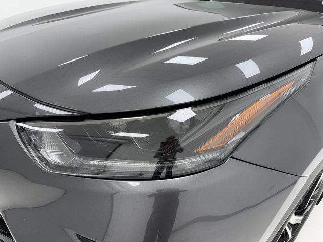 used 2022 Toyota Highlander car, priced at $31,591