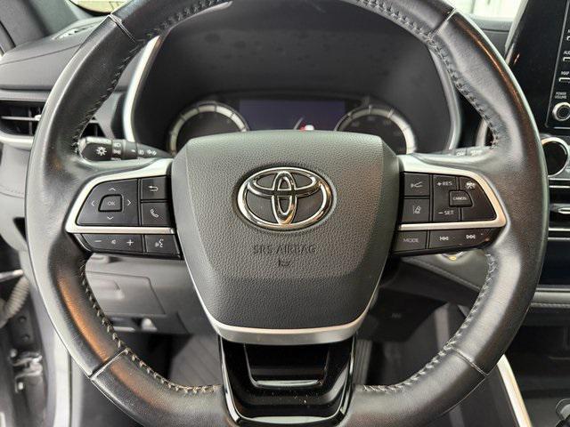 used 2022 Toyota Highlander car, priced at $31,591
