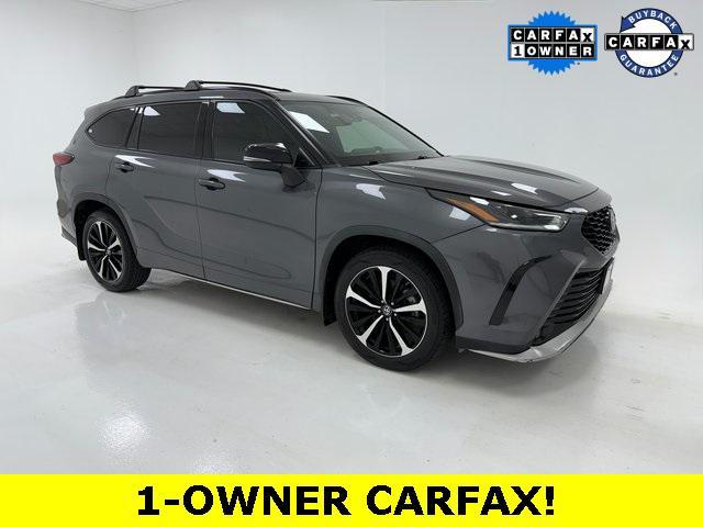 used 2022 Toyota Highlander car, priced at $31,591
