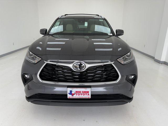 new 2025 Toyota Highlander car, priced at $50,698
