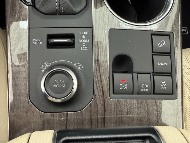 new 2025 Toyota Highlander car, priced at $50,698