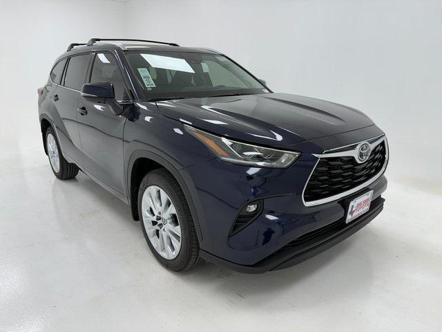 new 2026 Toyota Highlander car, priced at $53,599
