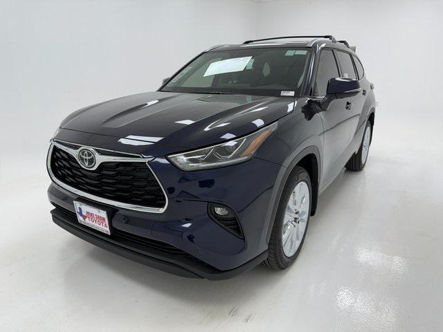 new 2026 Toyota Highlander car, priced at $53,599