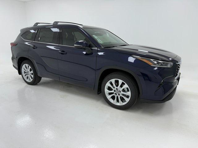 new 2026 Toyota Highlander car, priced at $53,599