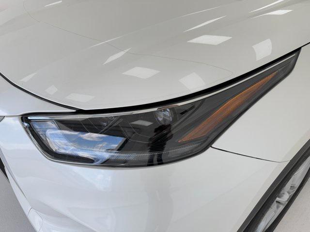 used 2021 Toyota Highlander car, priced at $27,123