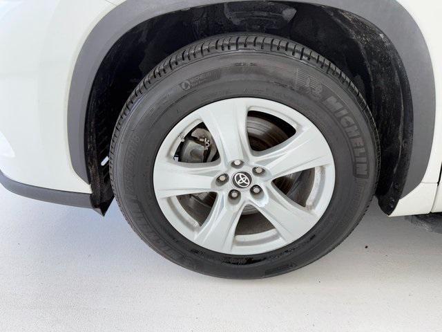 used 2021 Toyota Highlander car, priced at $27,123