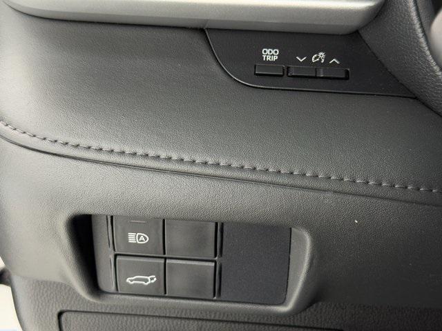 used 2021 Toyota Highlander car, priced at $27,123
