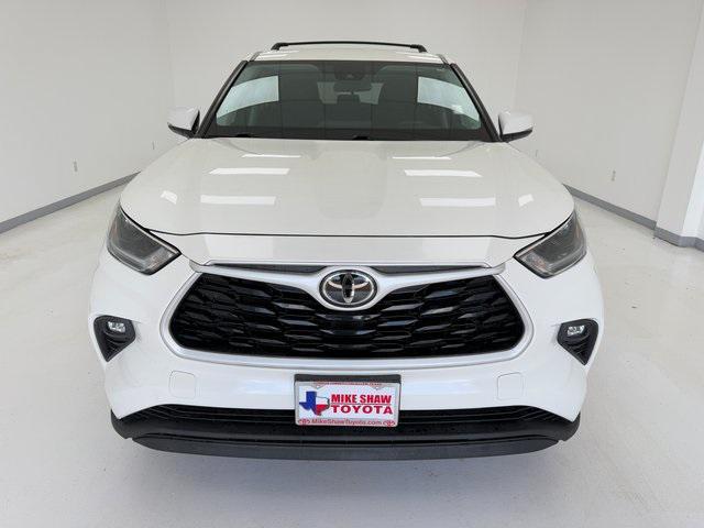used 2021 Toyota Highlander car, priced at $27,123