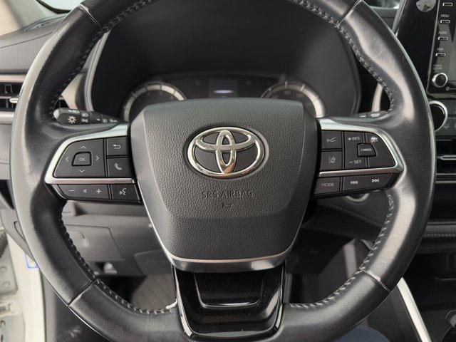 used 2021 Toyota Highlander car, priced at $27,123