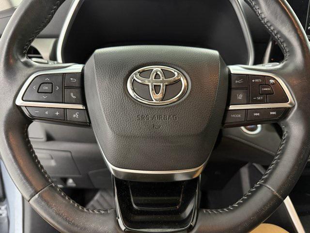 used 2020 Toyota Highlander car, priced at $27,366