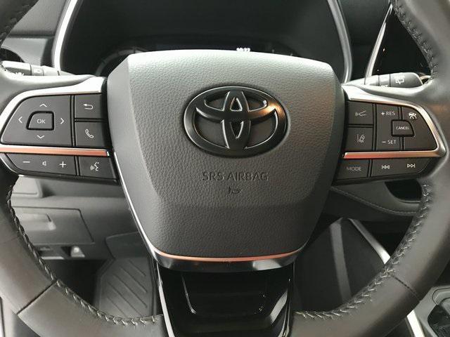 used 2021 Toyota Highlander car, priced at $35,133